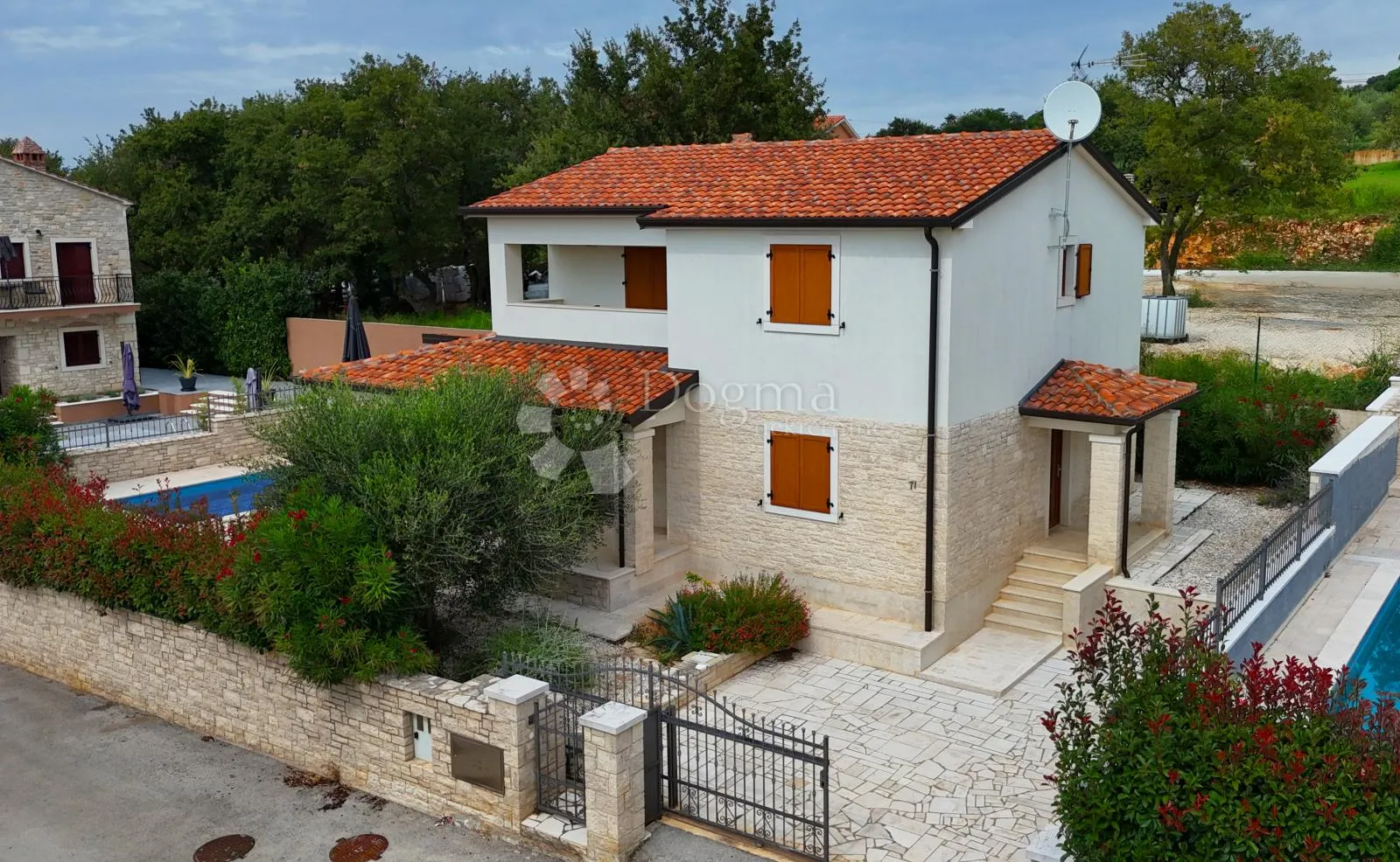 okolica poreča, kamena vila za odmor, pogled more - slika 2