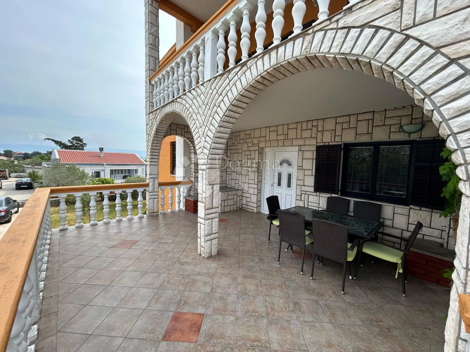 prekrasna kuća s više apartmana, 150 m od mora - slika 4