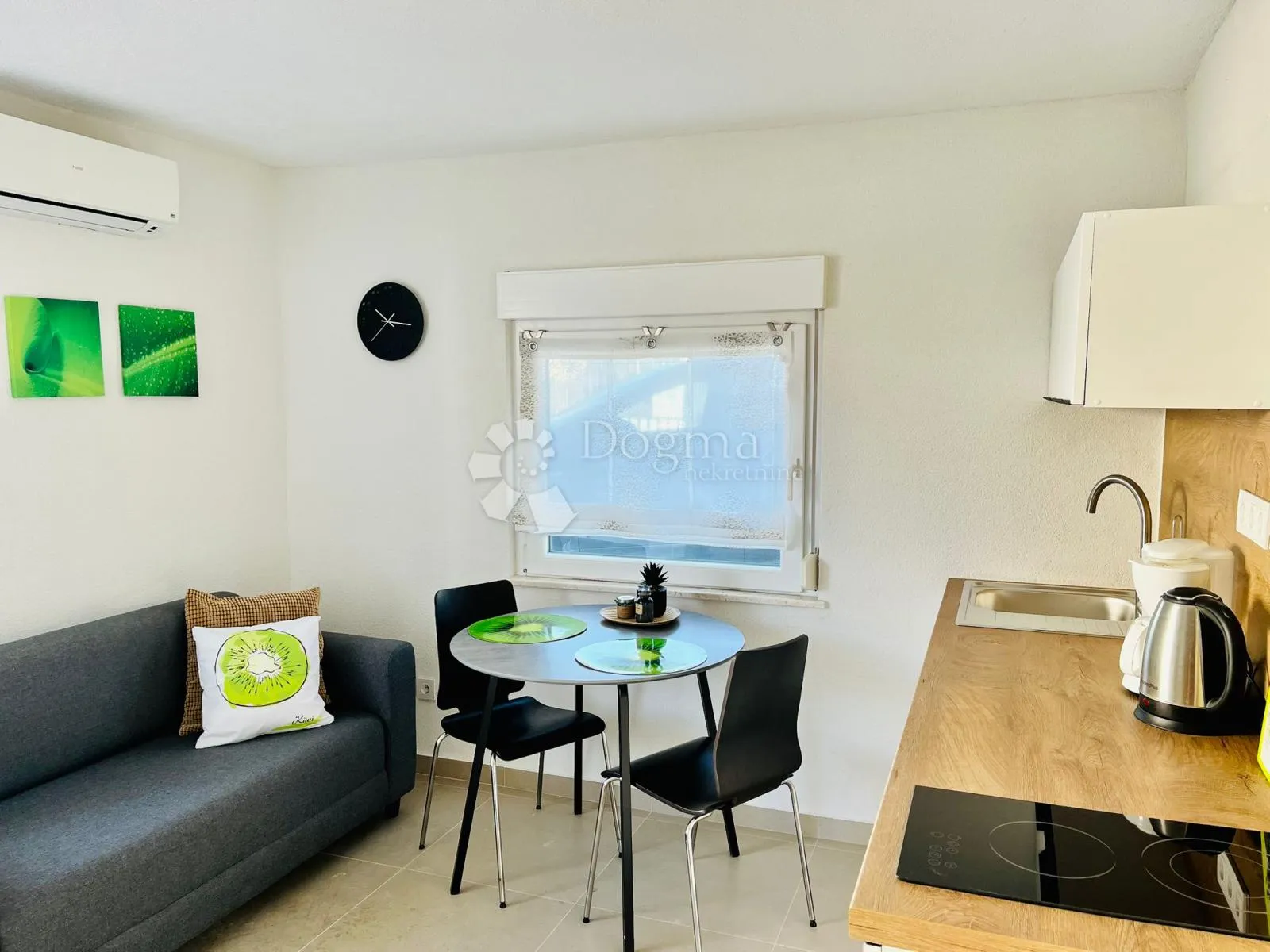 rogoznica- prilika! kuća s 5 apartmana 150m od plaže - slika 15