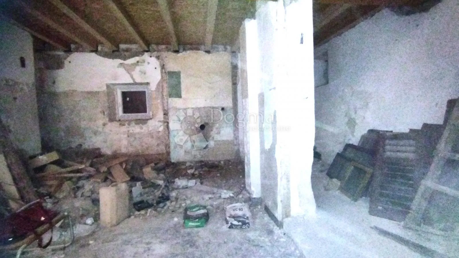 kamena kuća za adaptaciju - slika 3