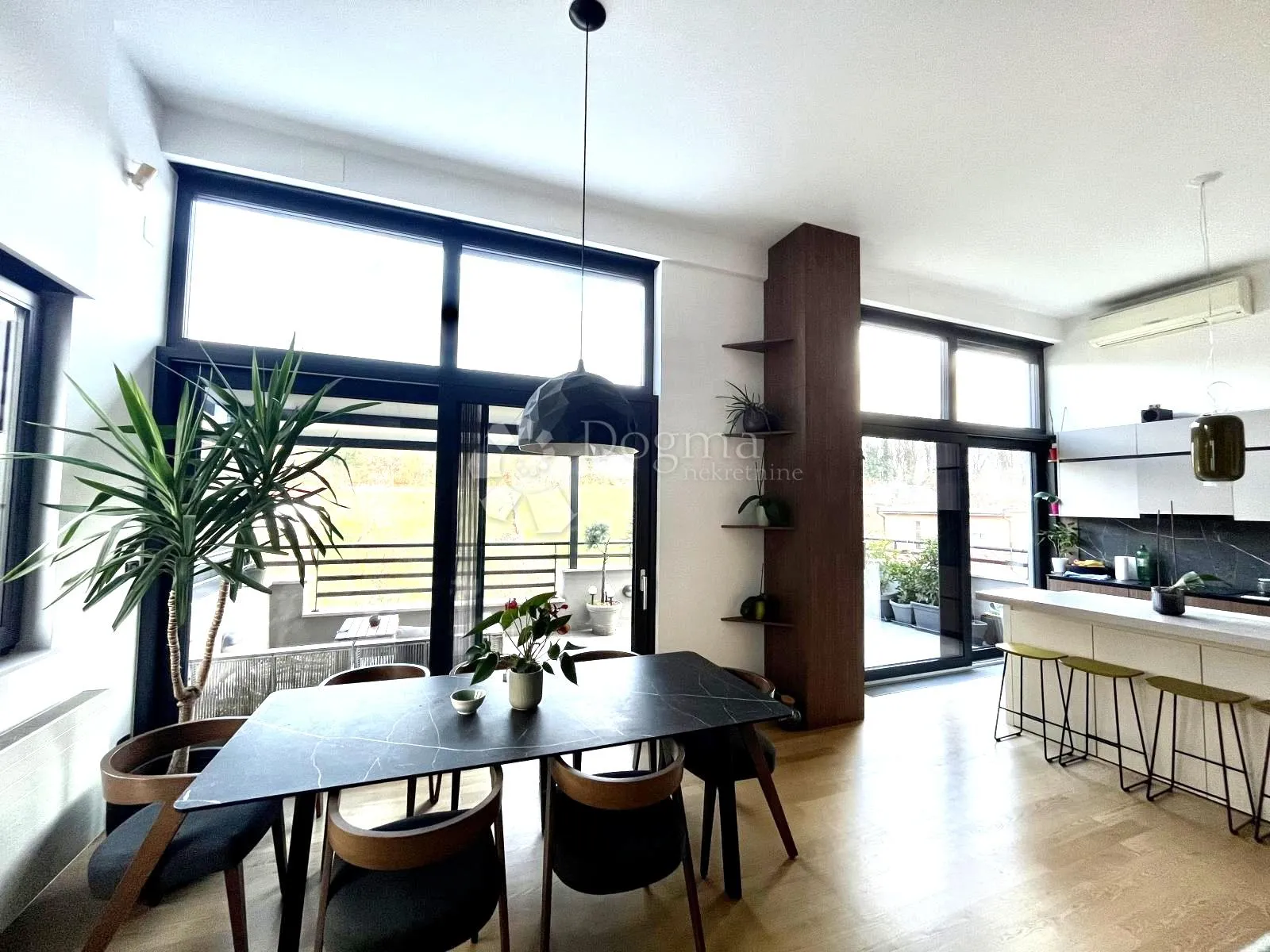 top penthouse s terasama garažom i 2 pm -kameniti stol 127 m2!! - slika 3