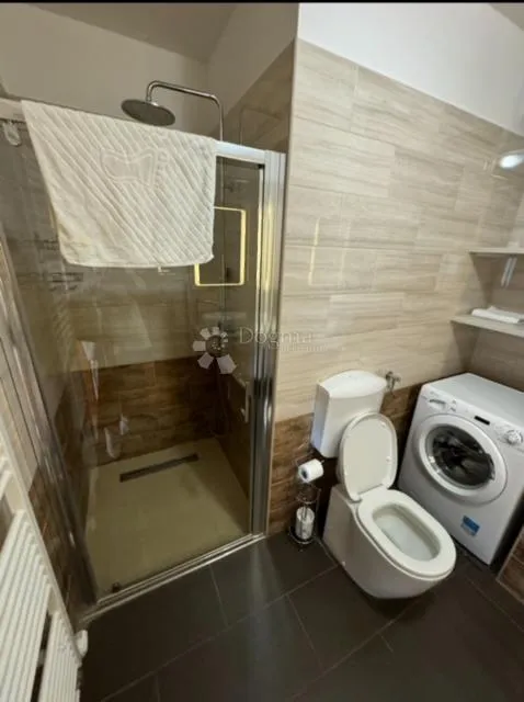 šarmantni stan u vili sa bazenom i pogledom na more - slika 6