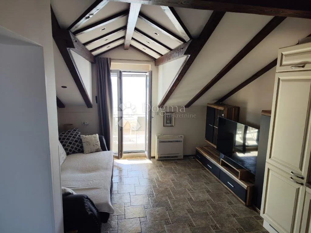 rogoznica- predivna villa na plaži - slika 36