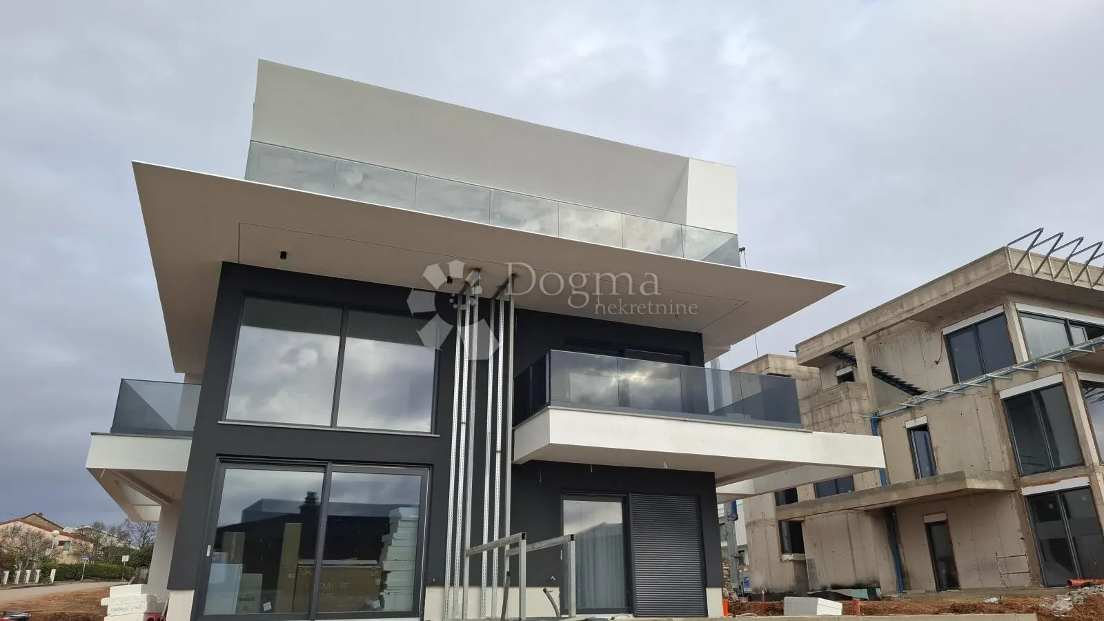 njivice apartman sa krovnim bazenom i panoramskim pogledom na more - slika 4