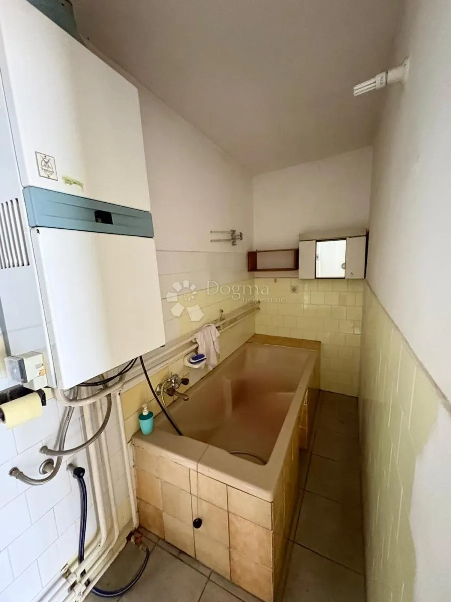 kuća s velikim potencijalom u srcu retfale - slika 8