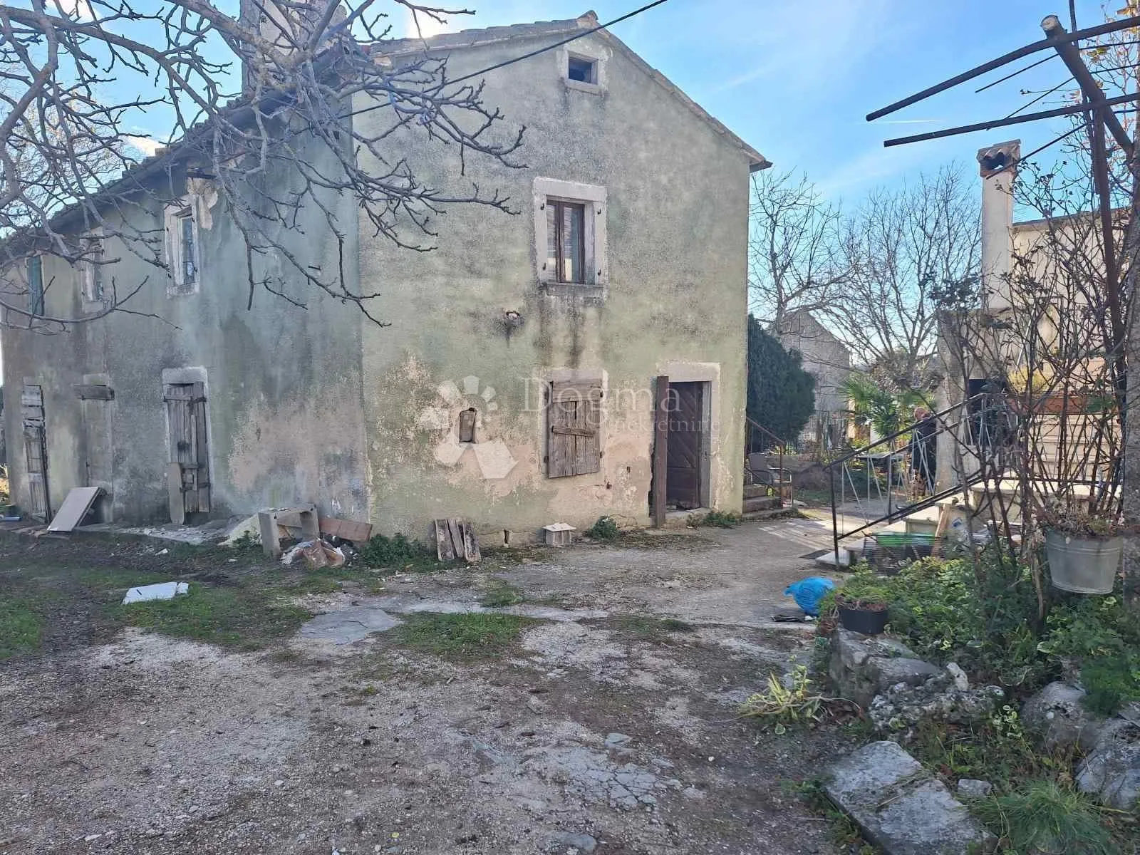 samostojeća kamena kuća za renovaciju s pogledom - slika 2
