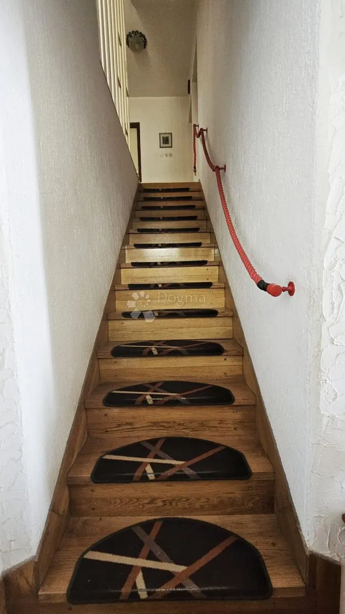 kraljevec, kuća okružena prirodom - slika 11