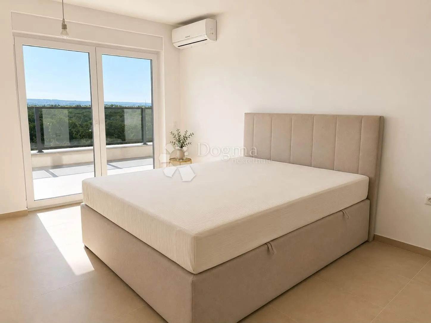 luksuzni penthouse s pogledom na more - slika 8