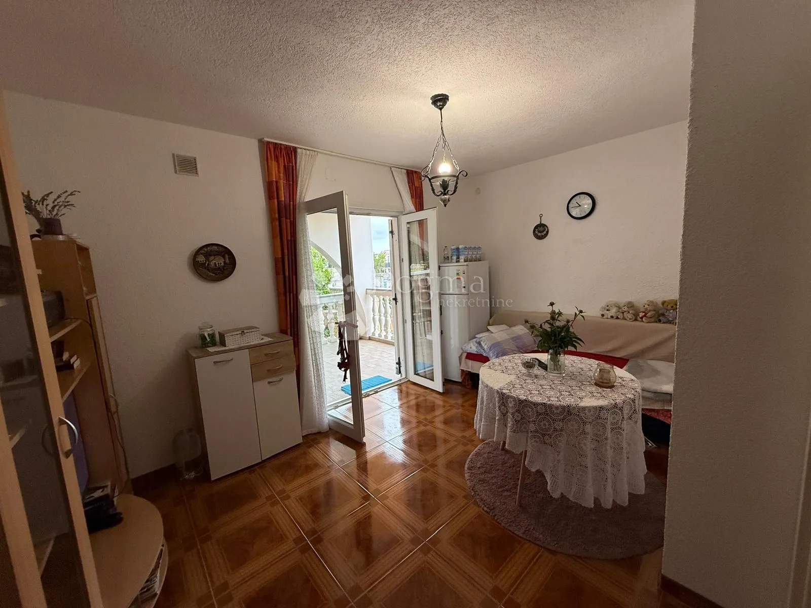 apartman s terasom vrtom parking namješten prilika !!! - slika 20