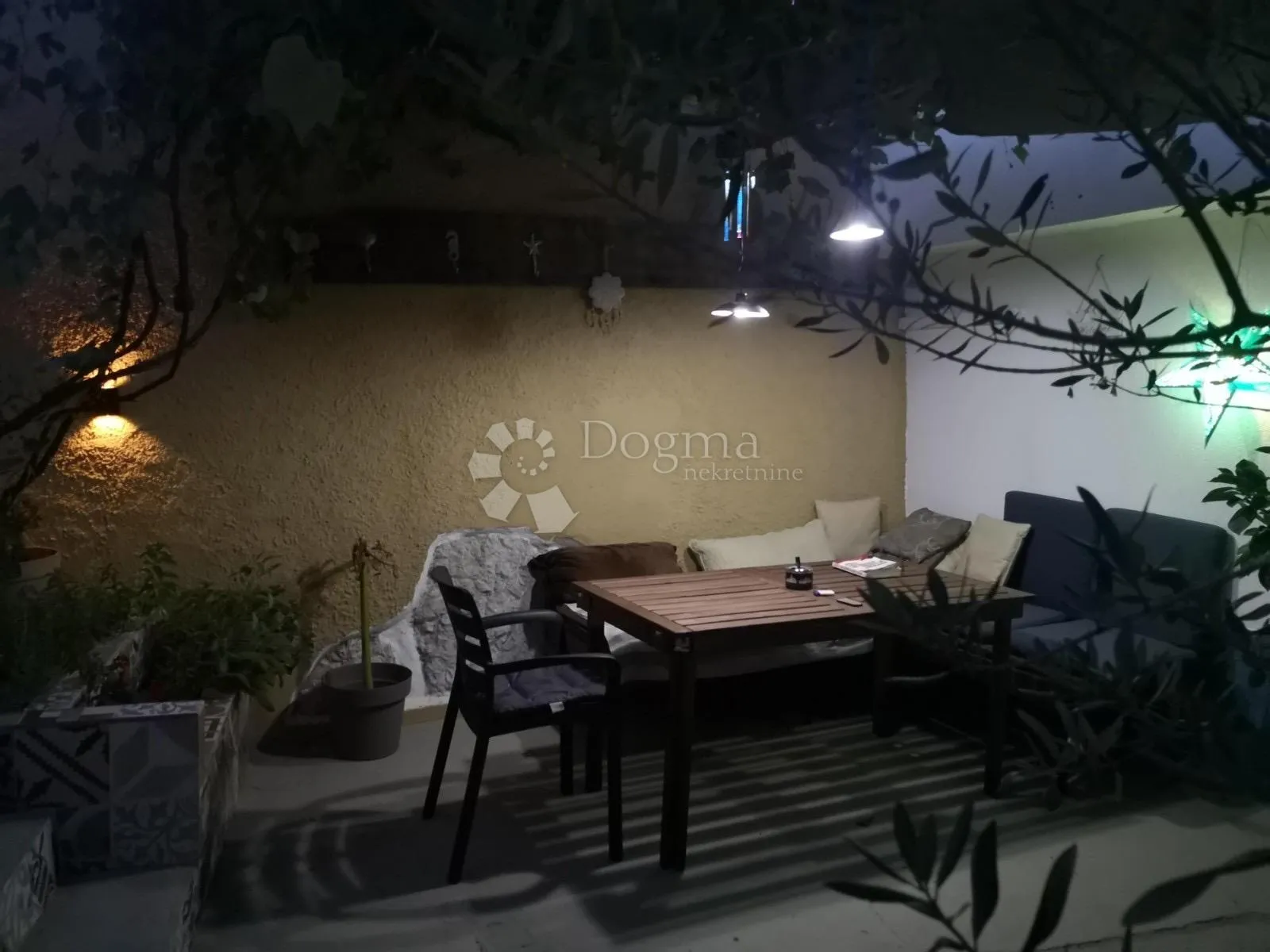 kostrena kuća sa 3 apartmana - slika 28