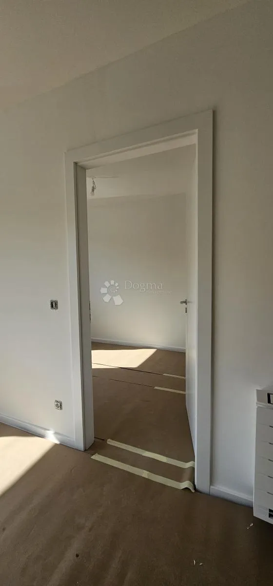 prodaja — luksuzni dvoetažni apartman u senju — top lokacija - slika 10