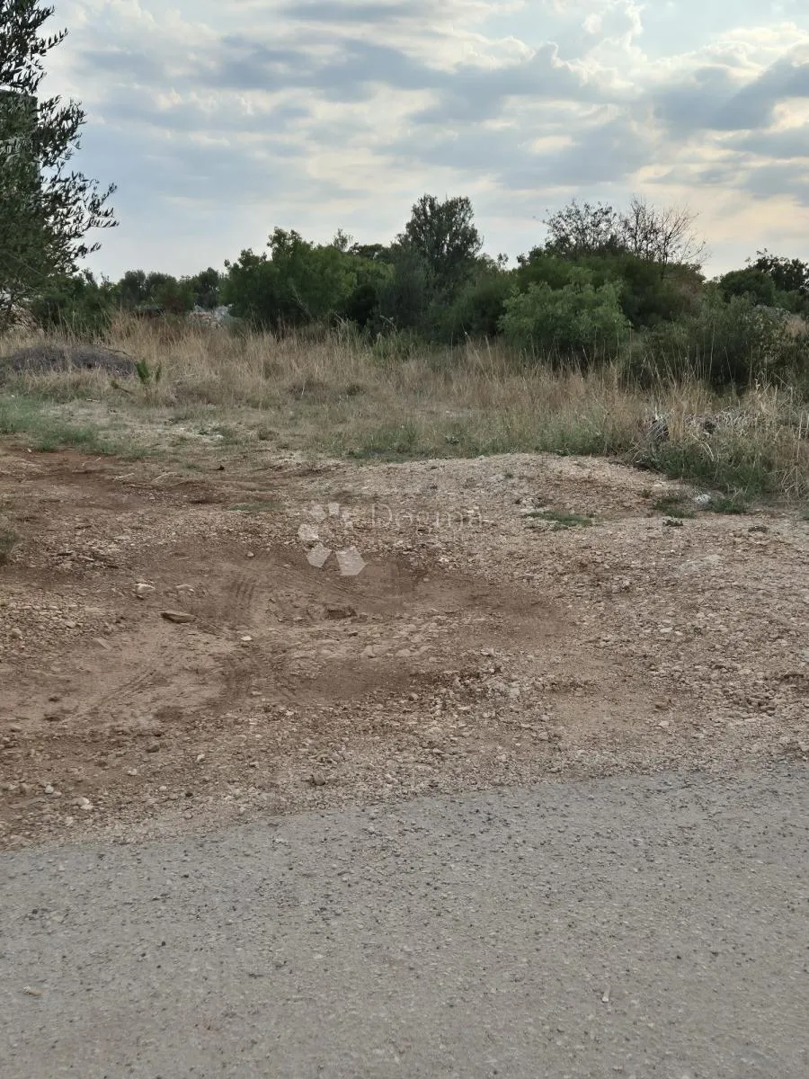 idealno građevinsko zemljište na izvrsnoj lokaciji - slika 2