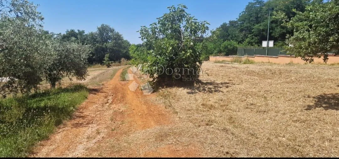 građevinsko zemljište 961 m² s pristupnim putom - slika 1