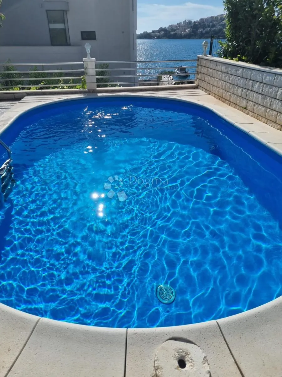 zatoglav - kuća nadomak mora sa 7 apartmana i poslovnim prostorom - slika 18