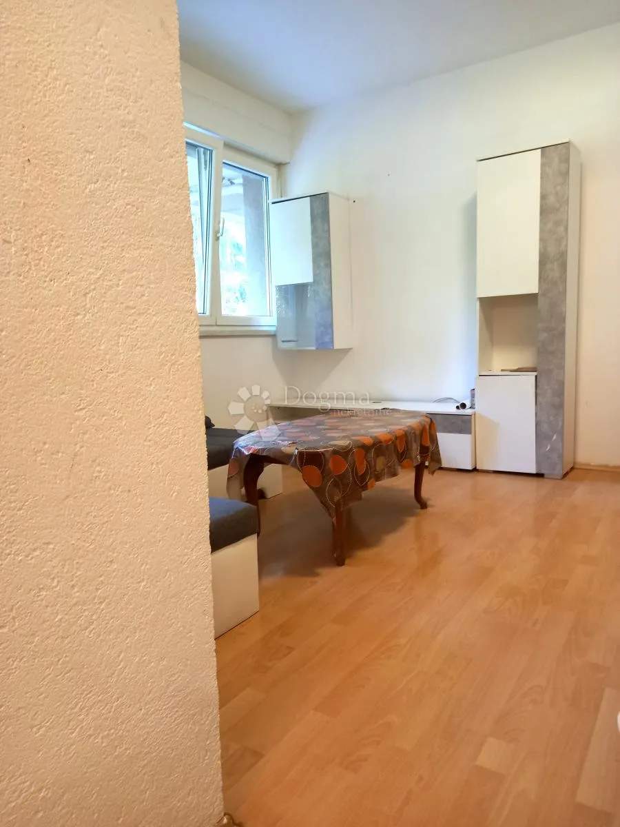 turnić, 33 m2, odličan prilaz - slika 6