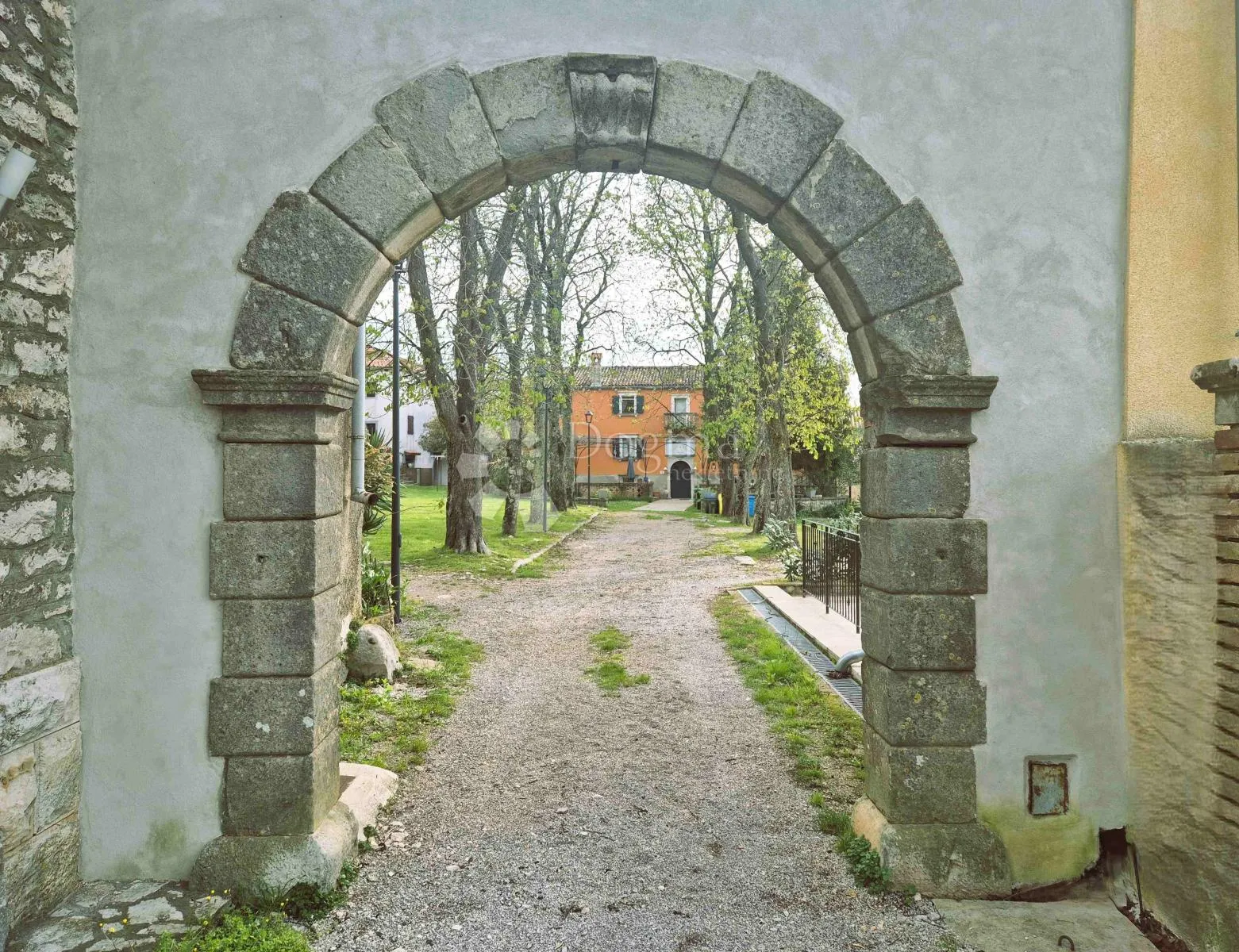 plemićka palača lazzarini-battiala - rijetkost na tržištu - slika 2