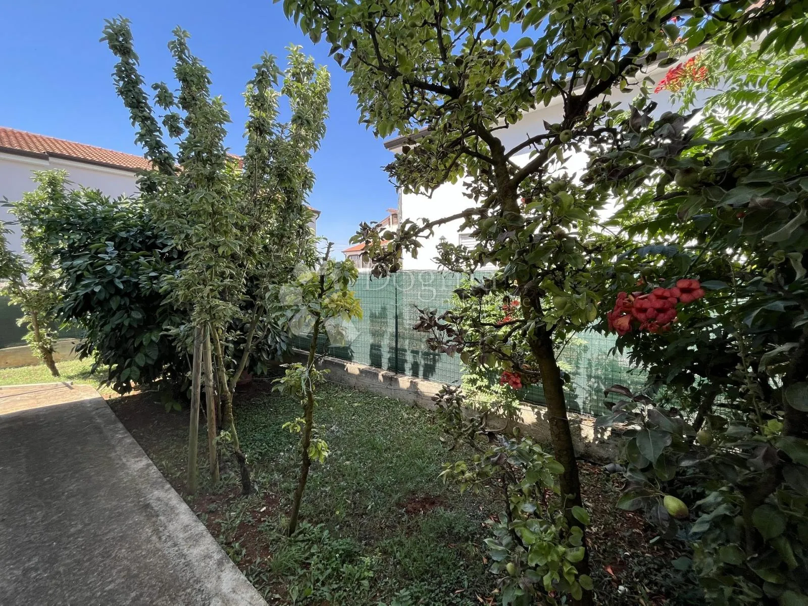 prekrasna villa s bazenom - slika 11