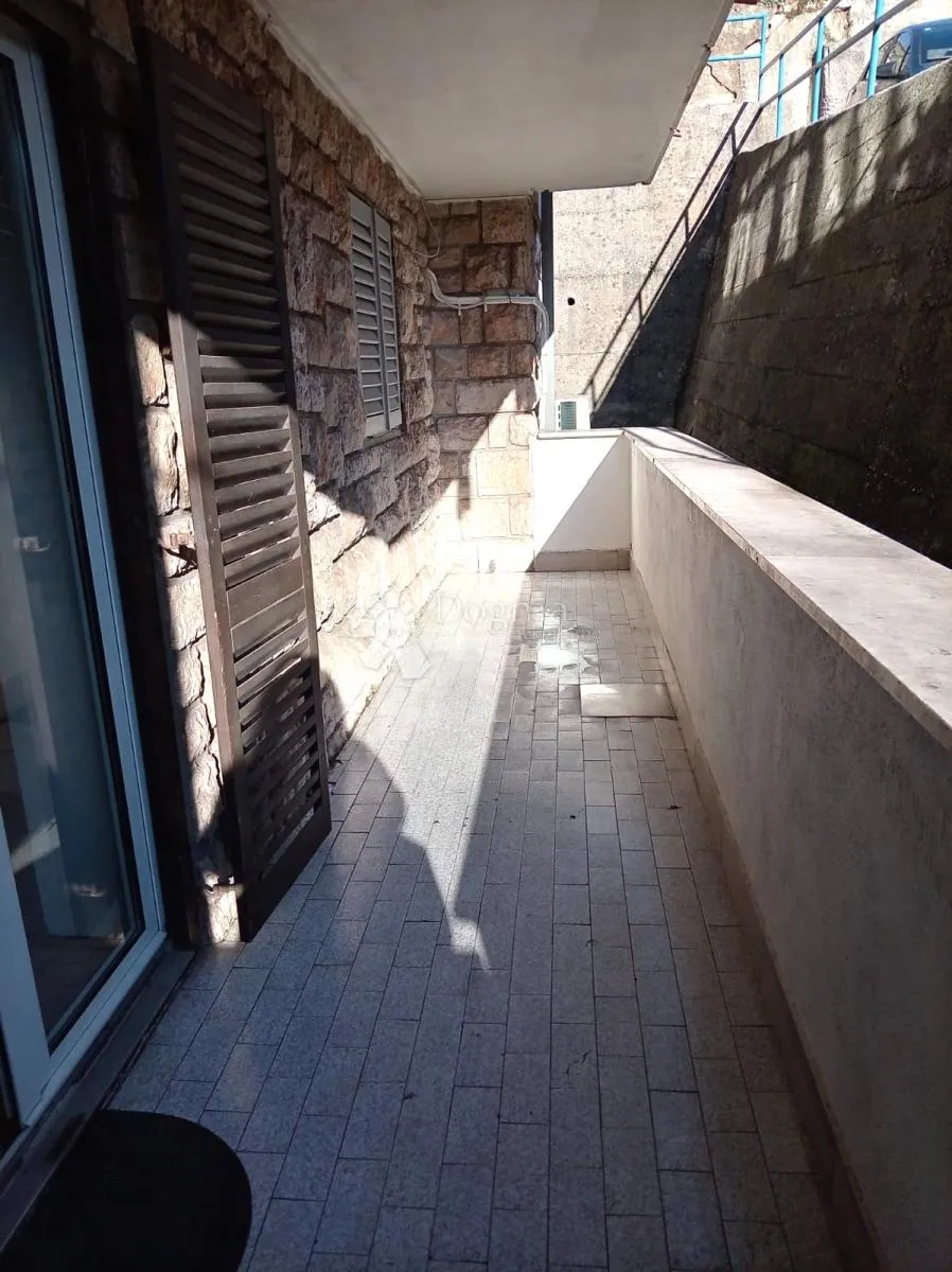 bakarski dragulj 35 m od mora – 70,58 m², terasa, dva ulaza! - slika 2