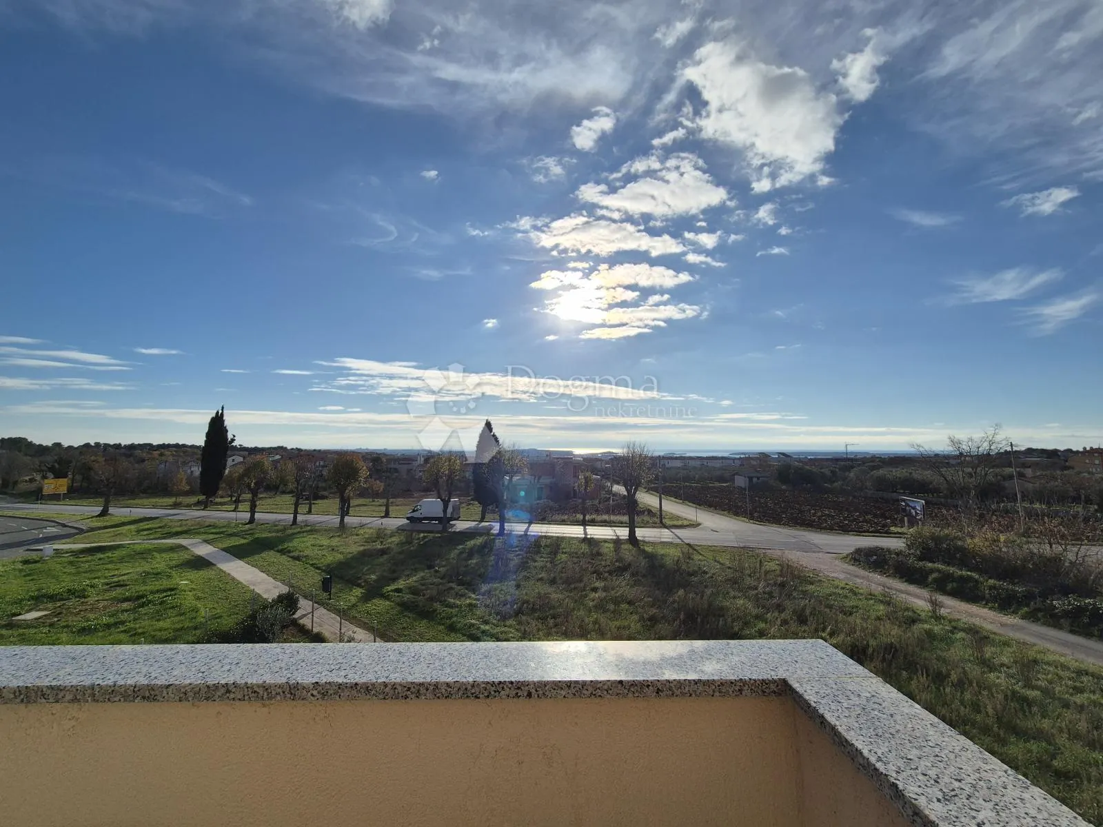 osunčan stan s pogledom na brijune - slika 22