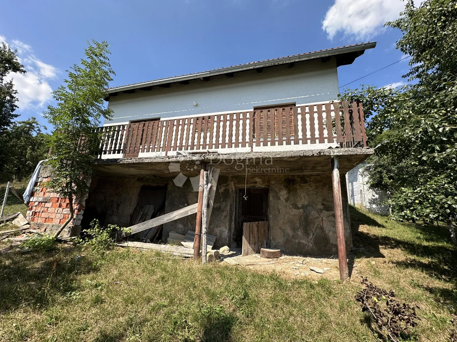 seosko imanje s dva pomoćna objekta i 3800m2 zemljišta - slika 5
