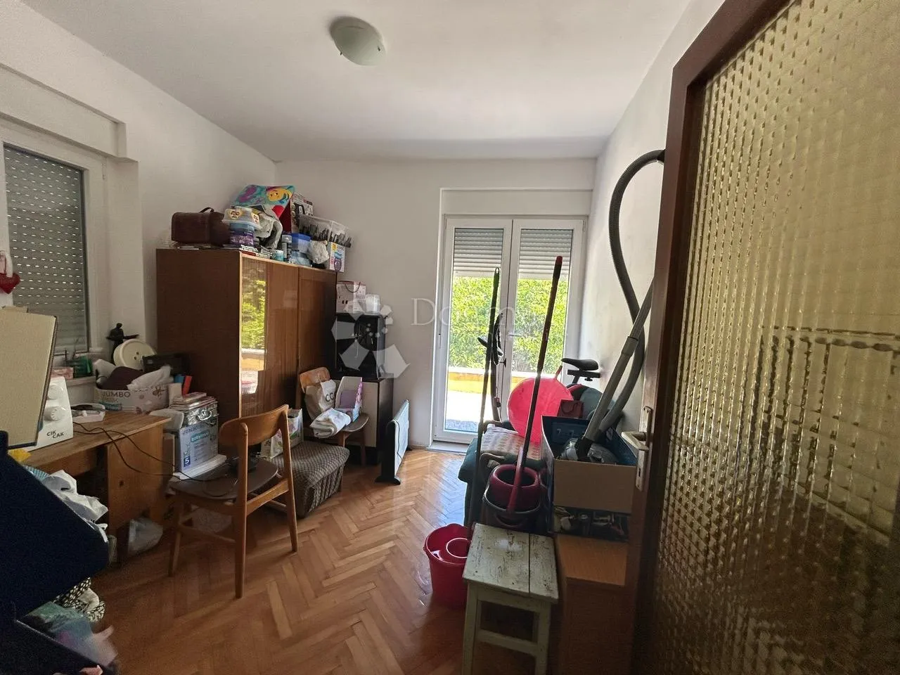 etaža sa velikom okućnicom - slika 9