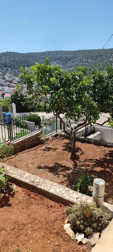 kuća s 4 apartmana - marina - slika 15