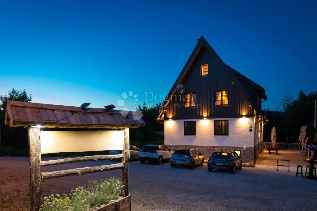 odličan manji hotel sa uigranim poslom - slika 32