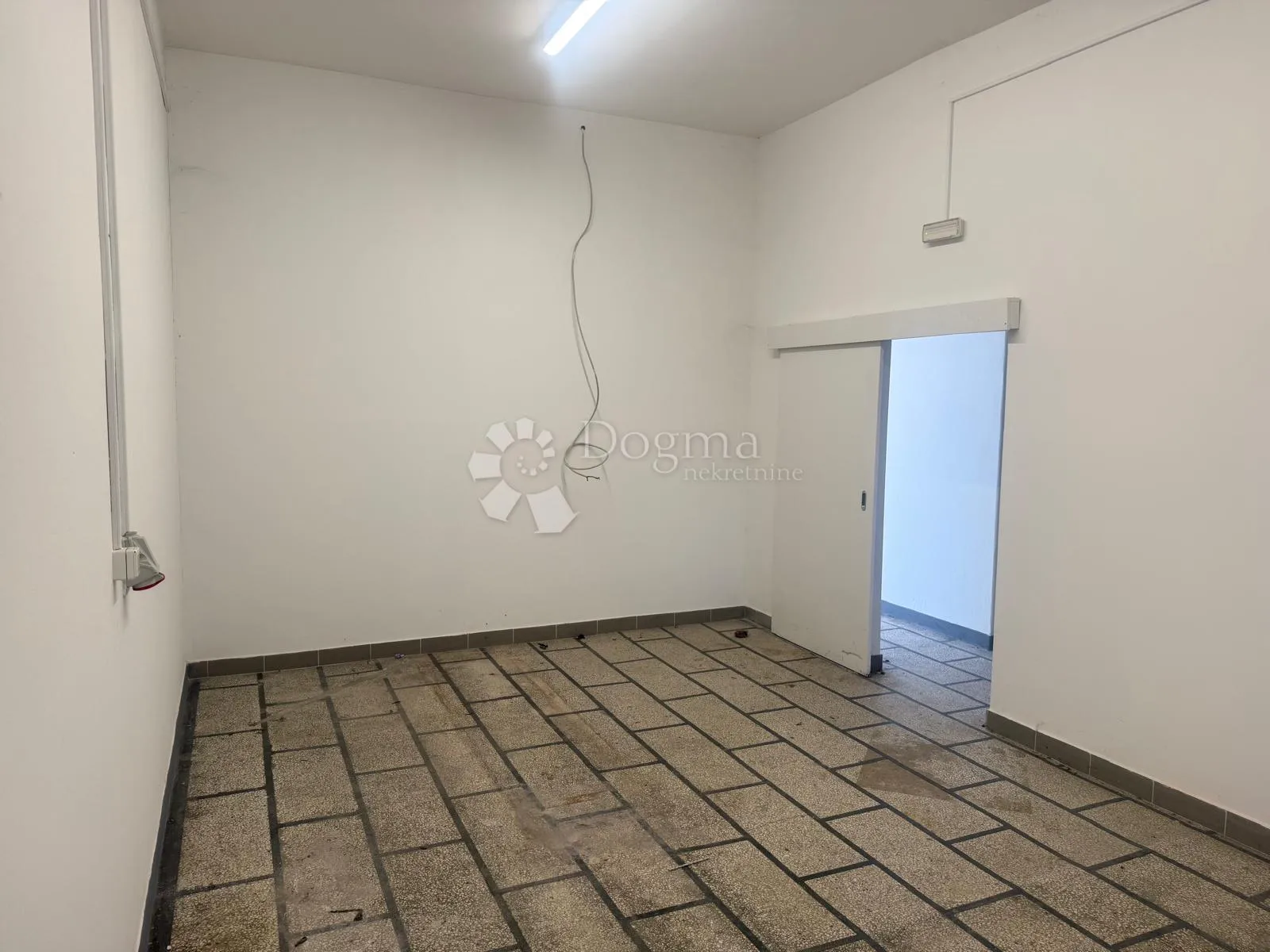 poslovni prostor za najam - čakovec - slika 15
