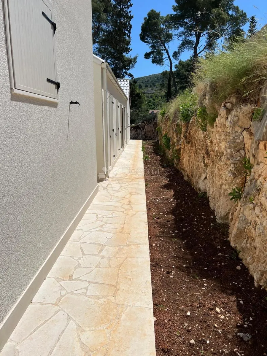 drugačija vila s bazenom, brač, bobovišća - slika 18