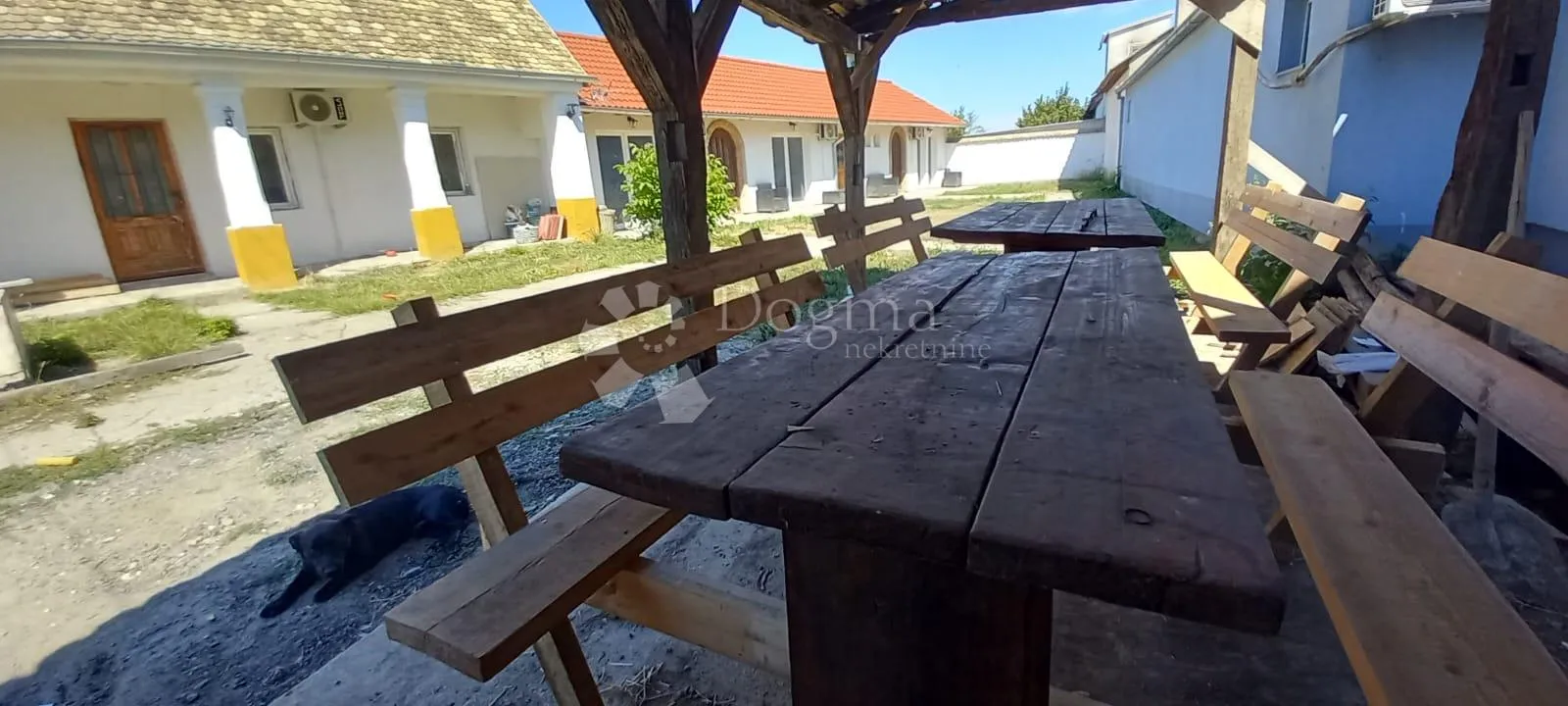samo u našoj ponudi -kuća sa 4 stana - slika 9