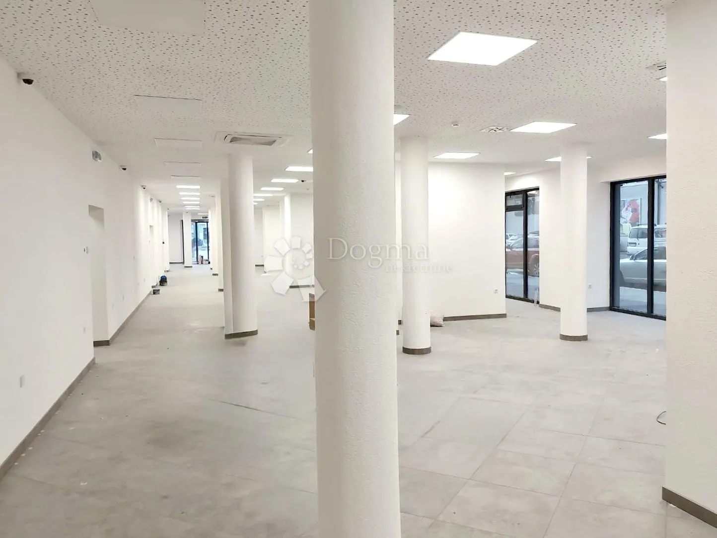 sanski most, atraktivni poslovni prostor, 504,87 m2 - slika 1