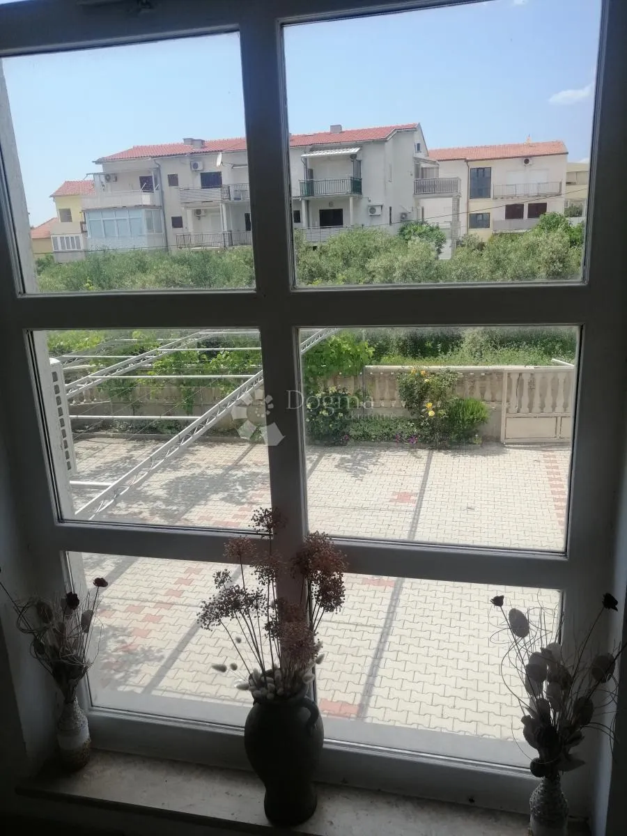 tribunj - kuća s 9 apartmana + građevinska parcela 418 m2 - slika 27