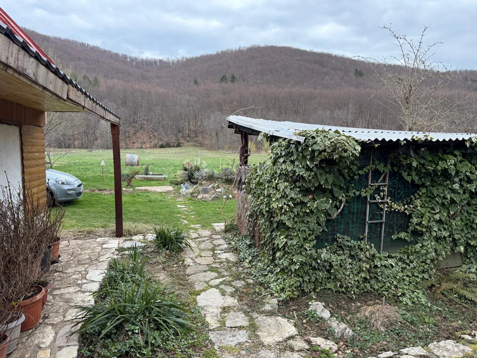 kuća 2 apartmana 2 građ zemljišta poljo 3000m2 - slika 30