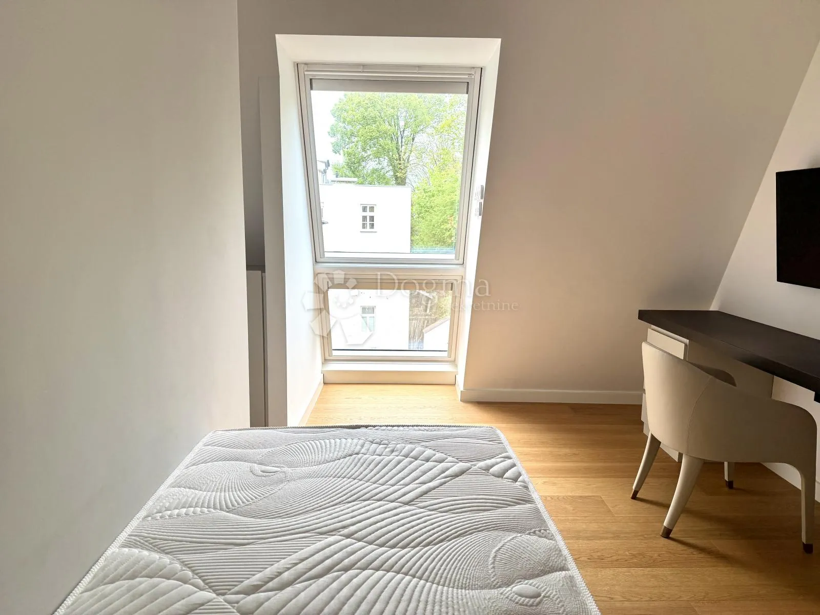zagreb, centar, luksuzan stan 97 m2 s privatnim liftom - slika 13