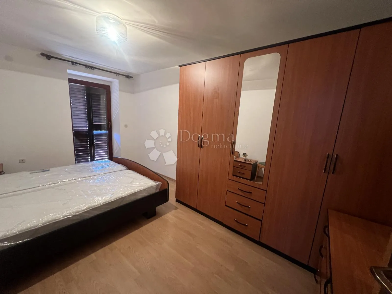 duplex -dvije kuće sa ljetnom kuhinjom i garažom - slika 13