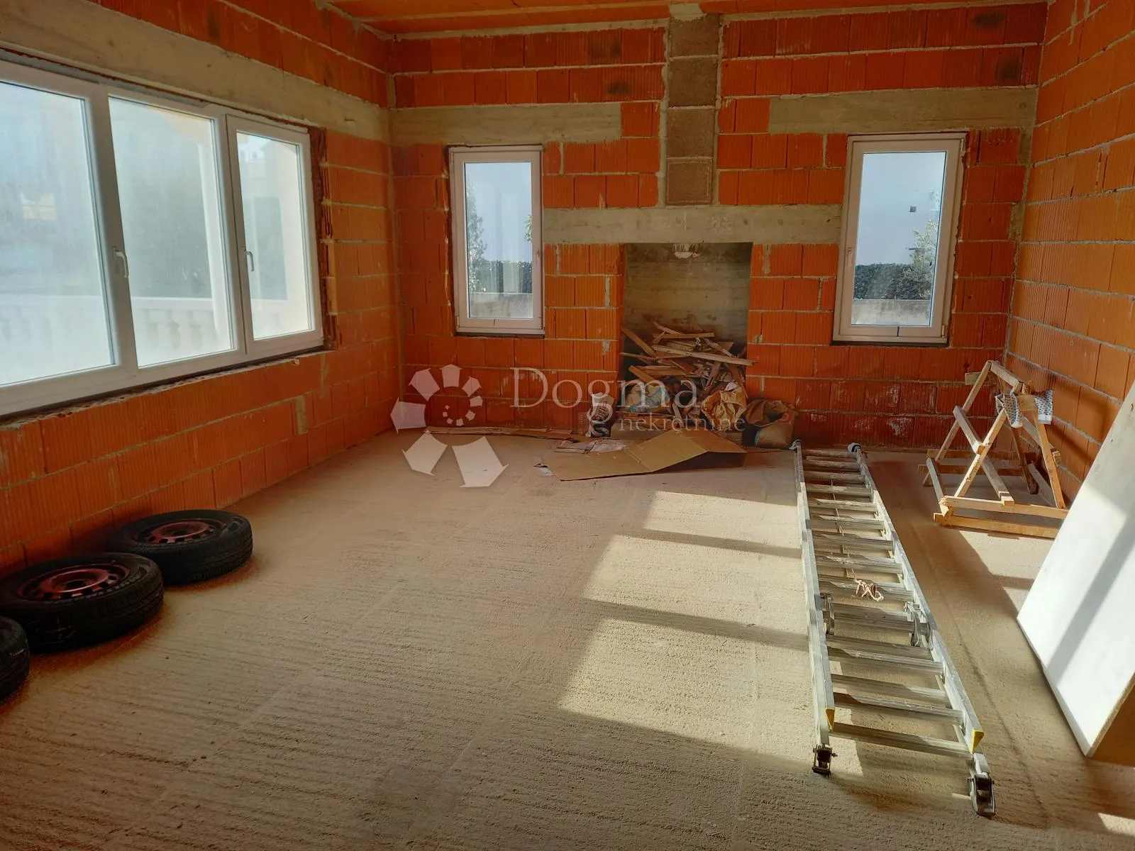 vodice - kuća 800 m2 odlična prilika - slika 25