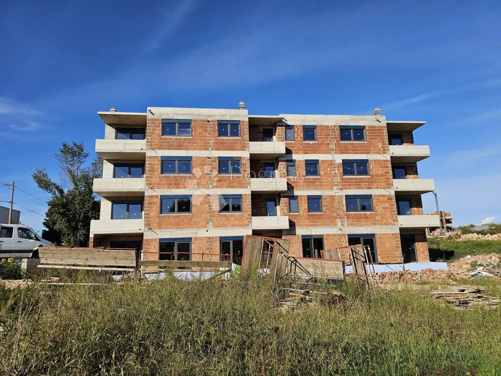 dvosoban stan 10min od poreča s okućnicom 80m2 - slika 2