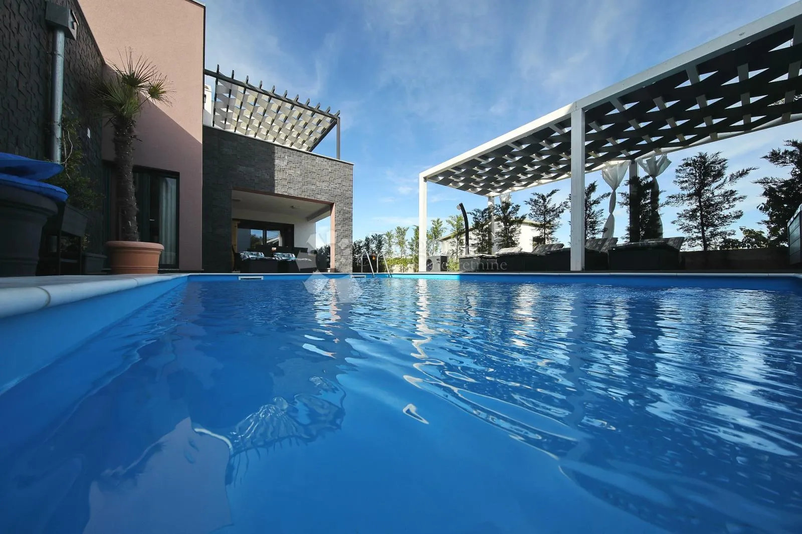 tri dizajnerske vile s bazenima i spa sadržajima-iznimna investicija na jadranu - slika 51