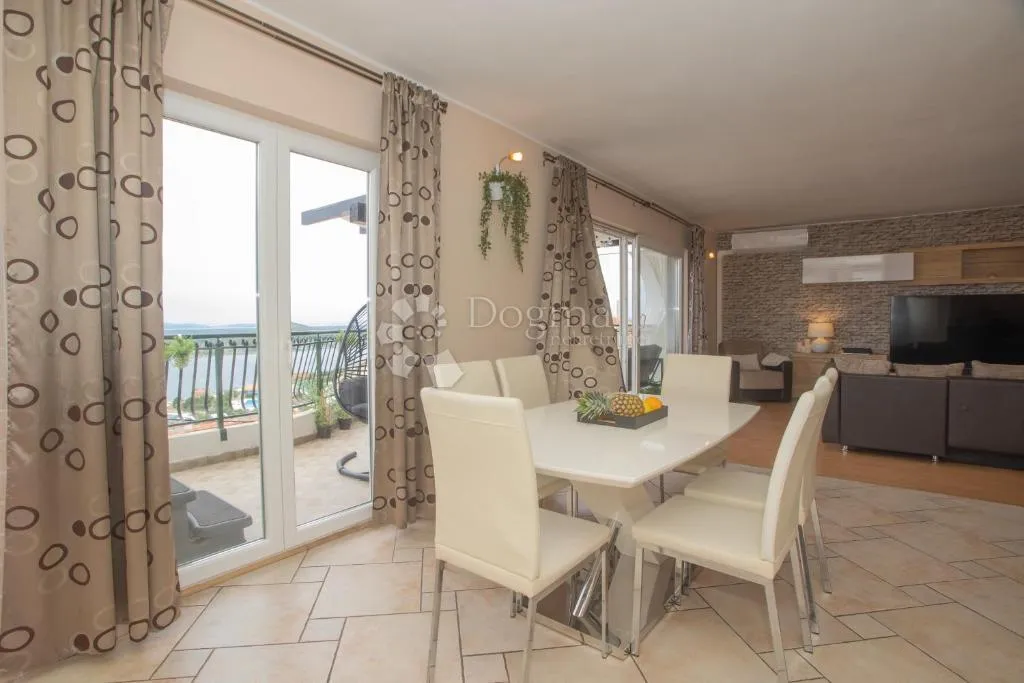 šibenik-penthouse s pogledom na more - slika 30