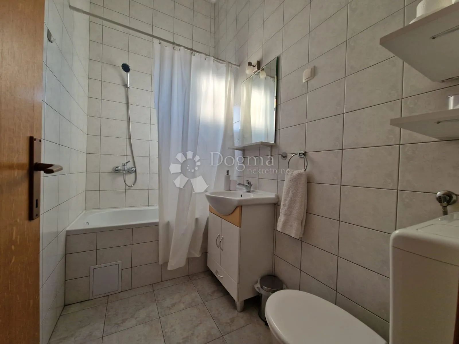 dva apartmana s pogledom na more 100m od plaže tax free - slika 21