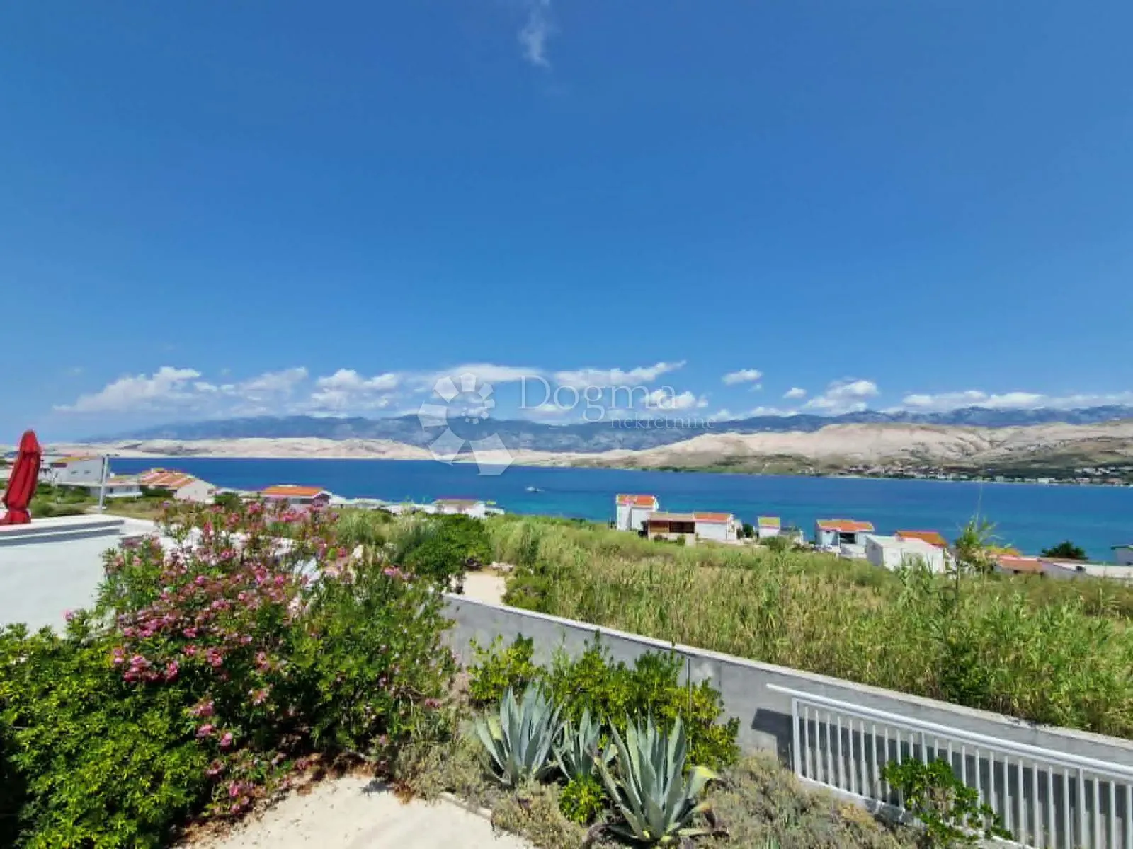 pag - kuća s 2 apartmana 282,80 m2 - 250 m od mora - slika 33