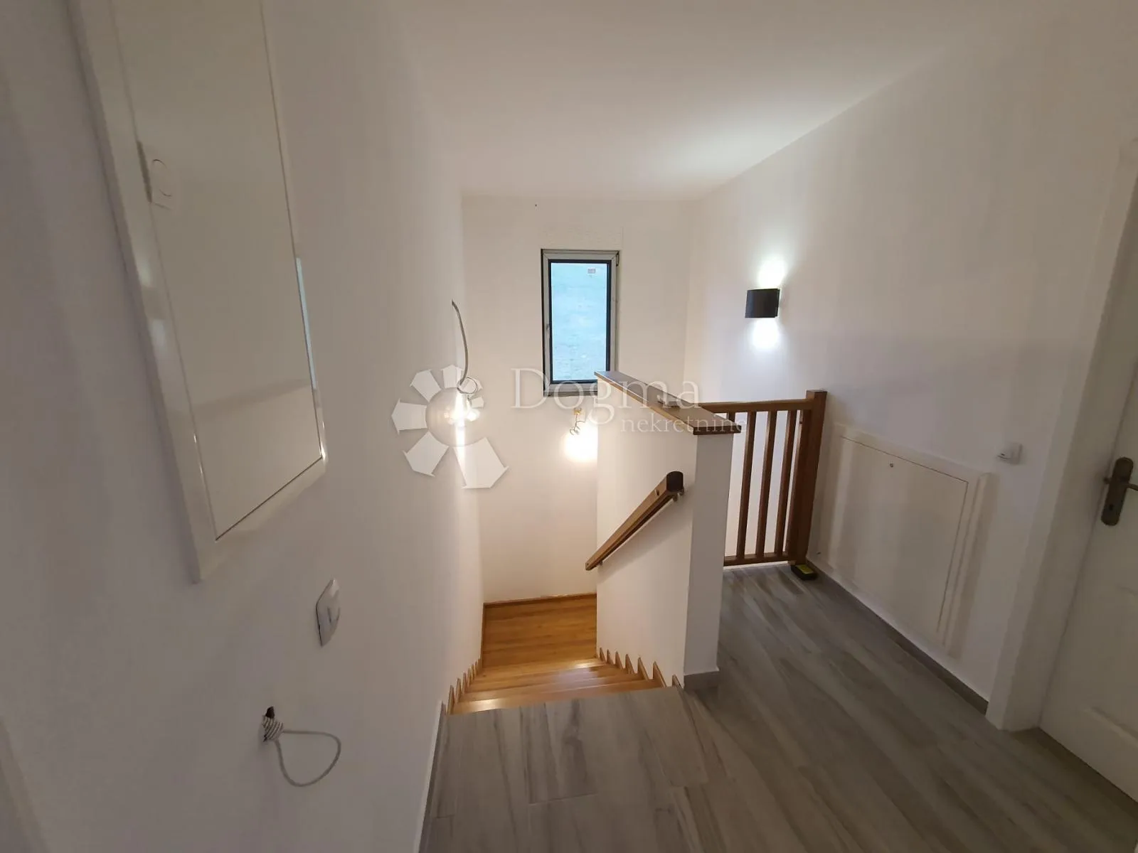 luksuzna kuća u okolici kutine - slika 12