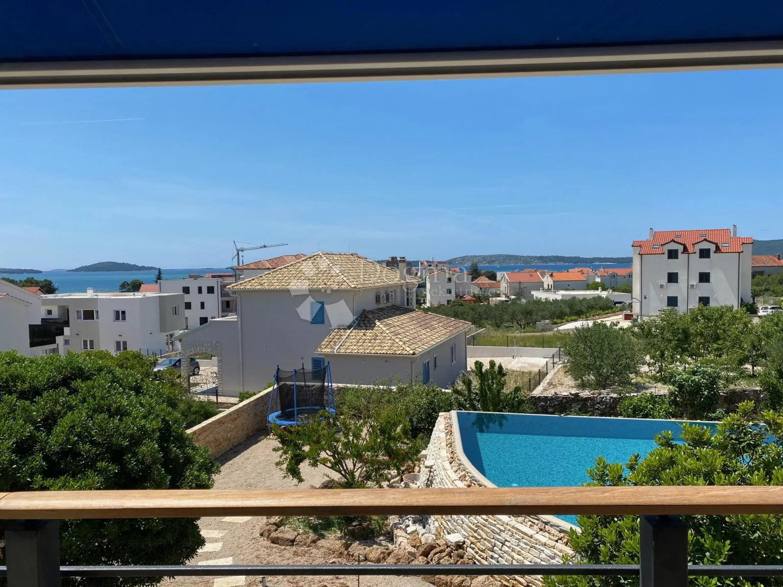 brodarica- mediteranska villa s bazenom i pogledom - slika 27