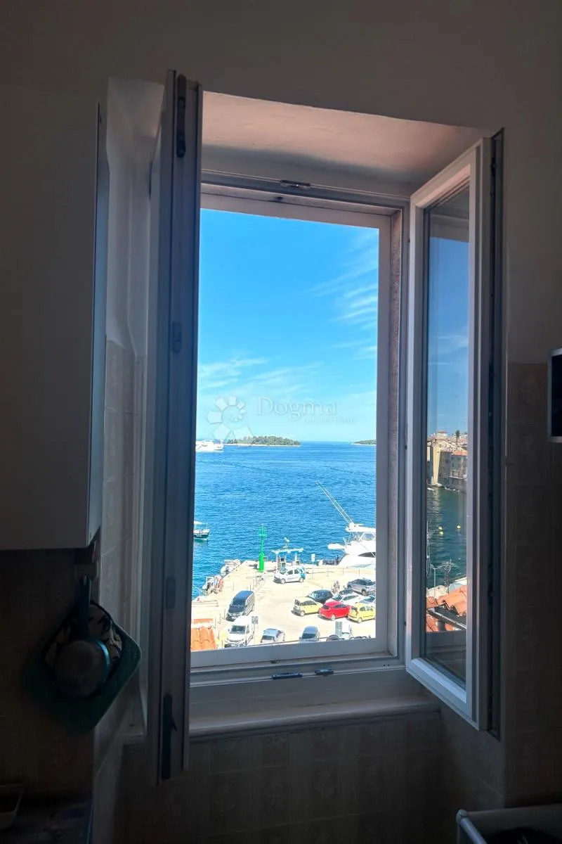 rovinj – ekskluzivno! prekrasan stan s pogledom na more - slika 12