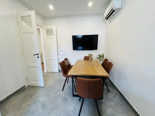 renoviran gospodski stan od 107m2 - slika 7