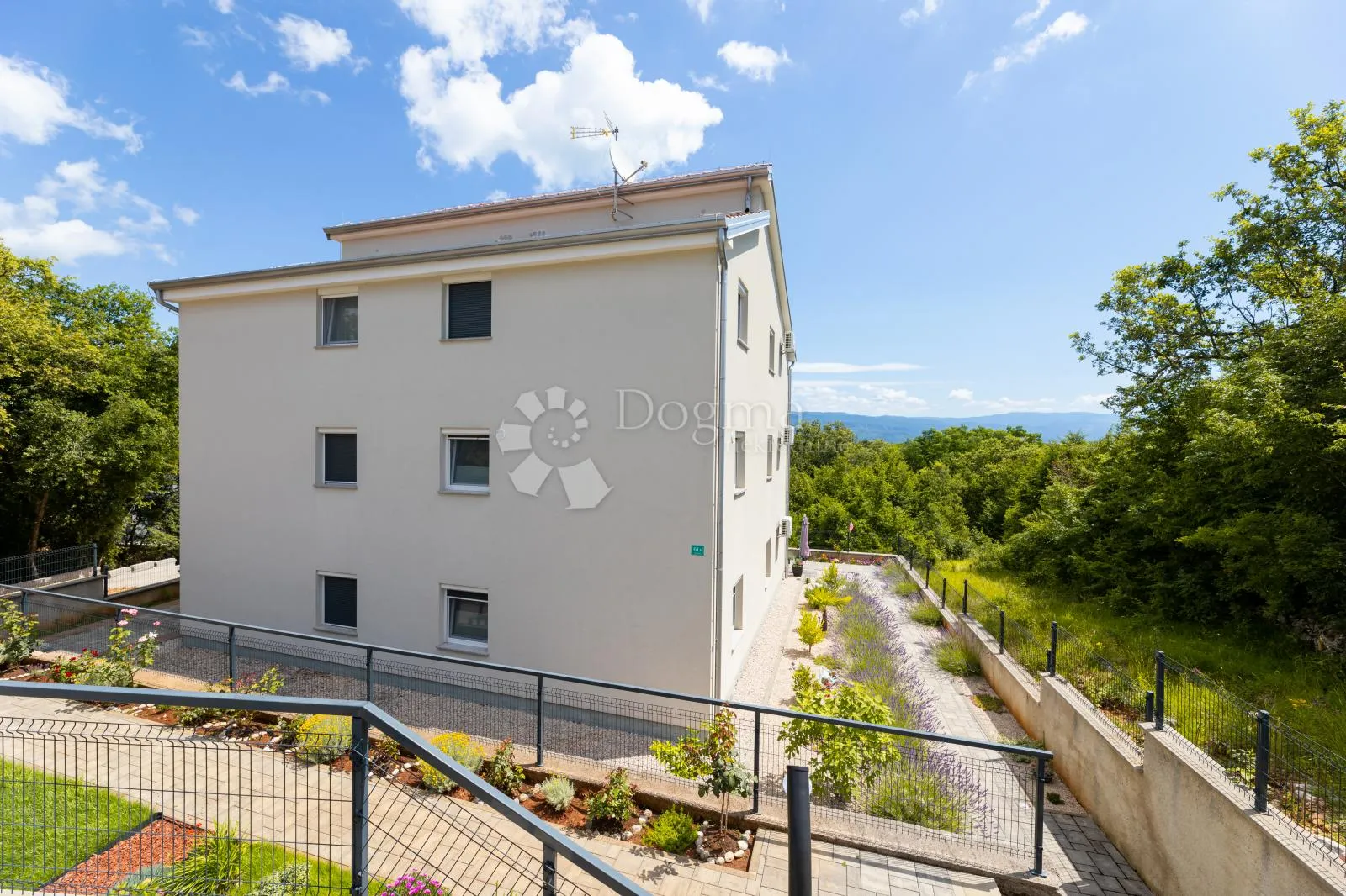 super apartman blizu čižića - slika 39