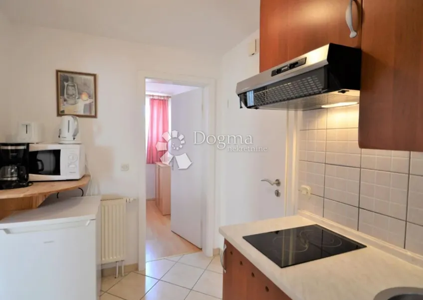 kuća sa apartmanima i bazenom u blizini fažane čeka na vas! - slika 10