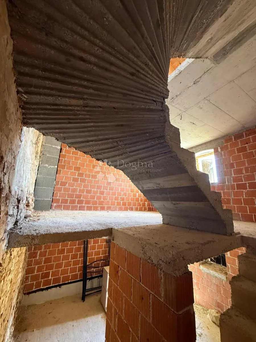 dvije kuće, baladur i stara hiža - slika 31