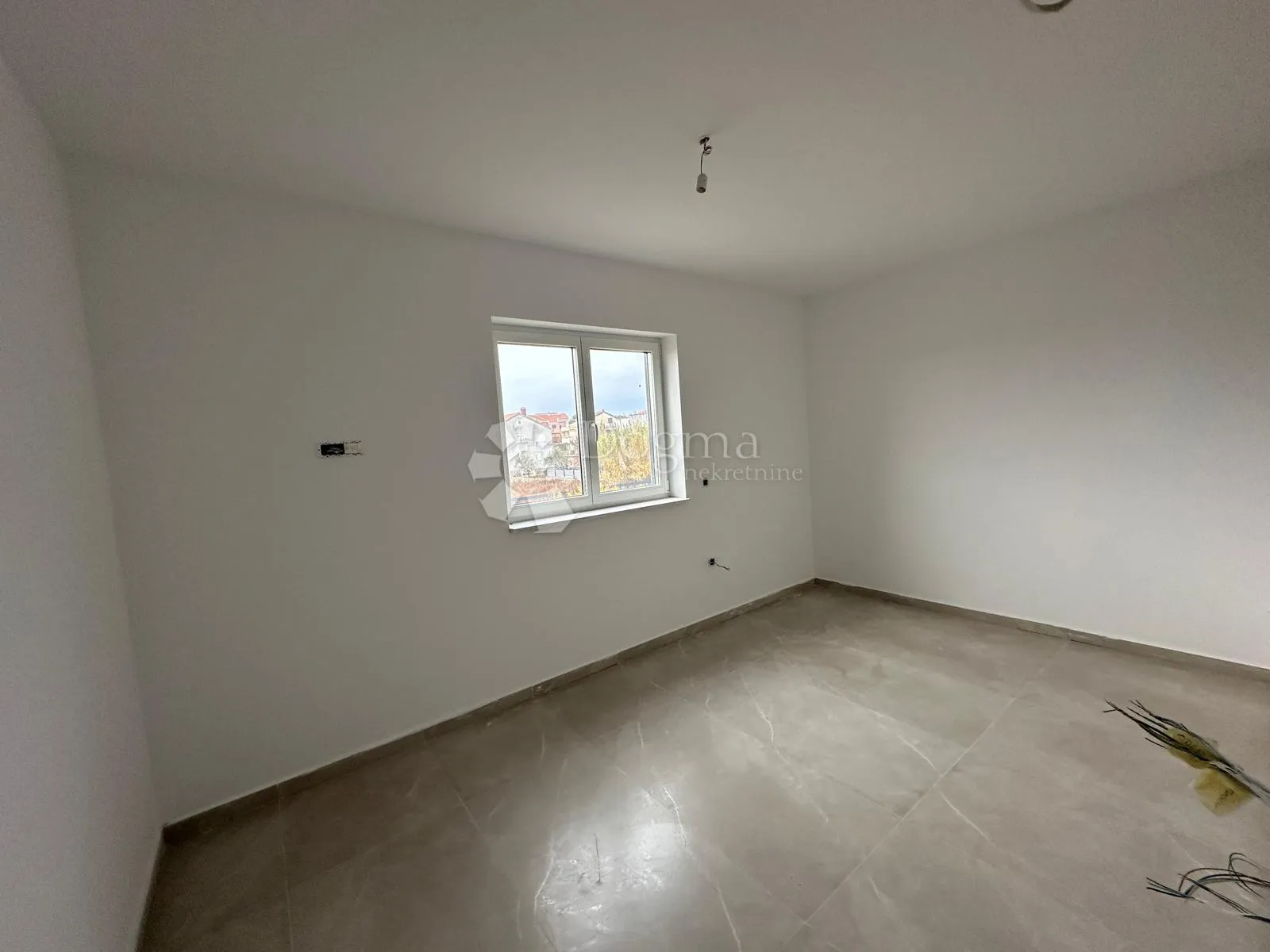 moderna novogradnja 70m od mora - slika 23