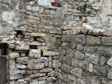 hitna prodaja! kamena starina za obnovu, kaštel sućurac - slika 3